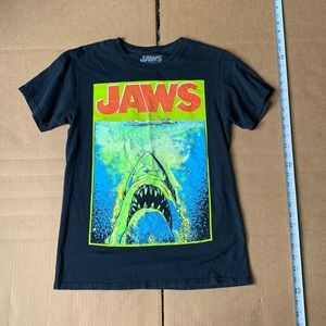 Mens Jaws graphic T-Shirt in a size: S